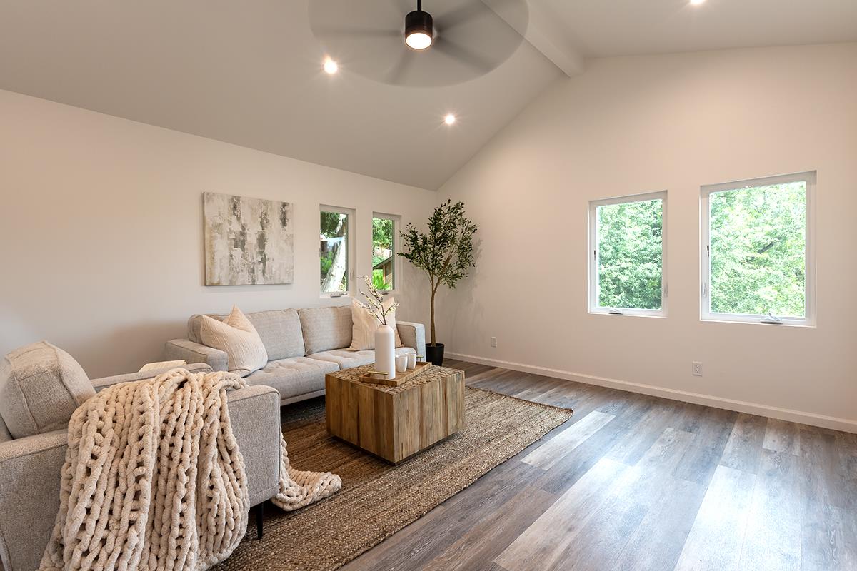 Detail Gallery Image 39 of 43 For 377 Wayside Rd, Portola Valley,  CA 94028 - 3 Beds | 2 Baths