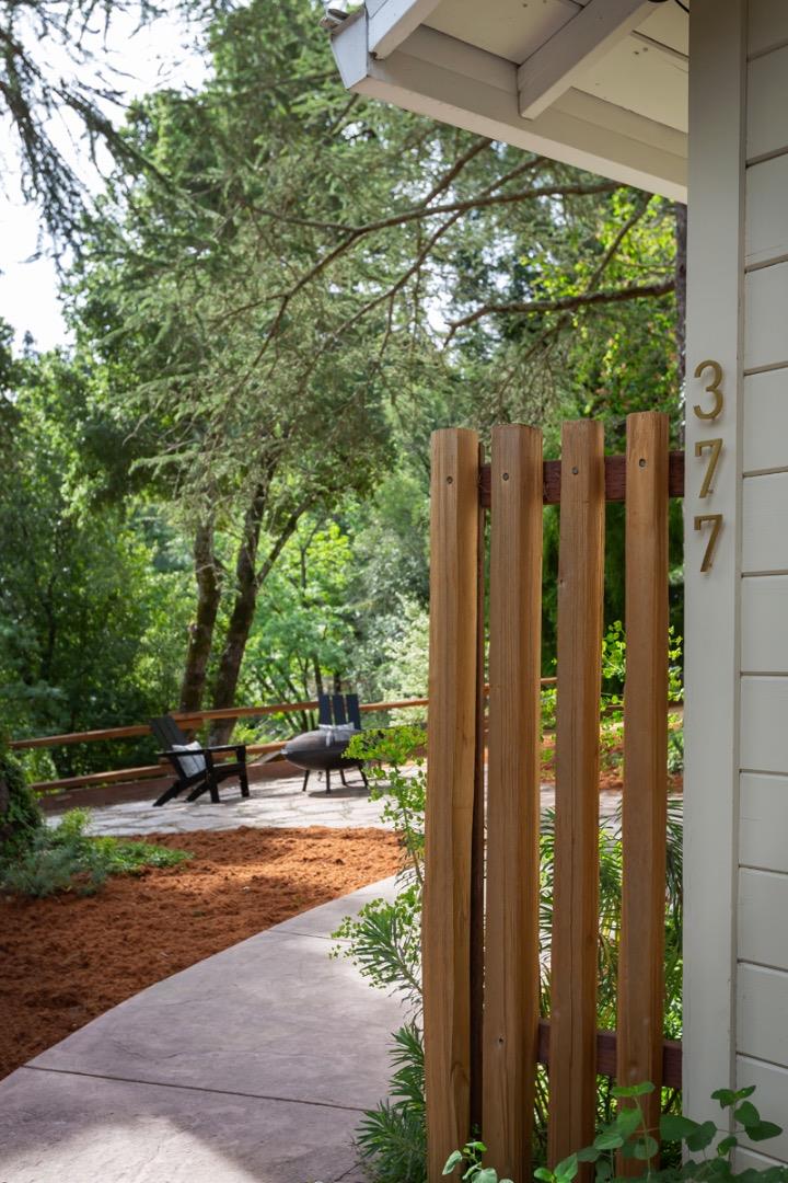 Detail Gallery Image 4 of 43 For 377 Wayside Rd, Portola Valley,  CA 94028 - 3 Beds | 2 Baths