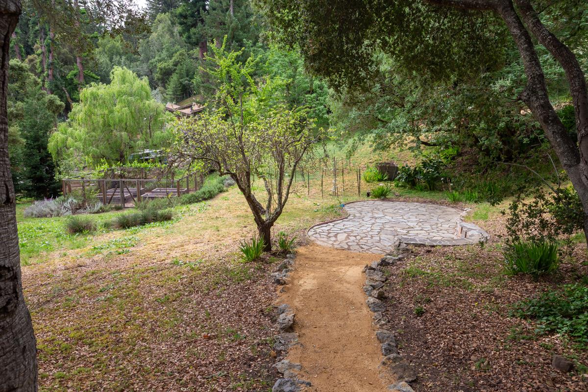 Detail Gallery Image 42 of 43 For 377 Wayside Rd, Portola Valley,  CA 94028 - 3 Beds | 2 Baths