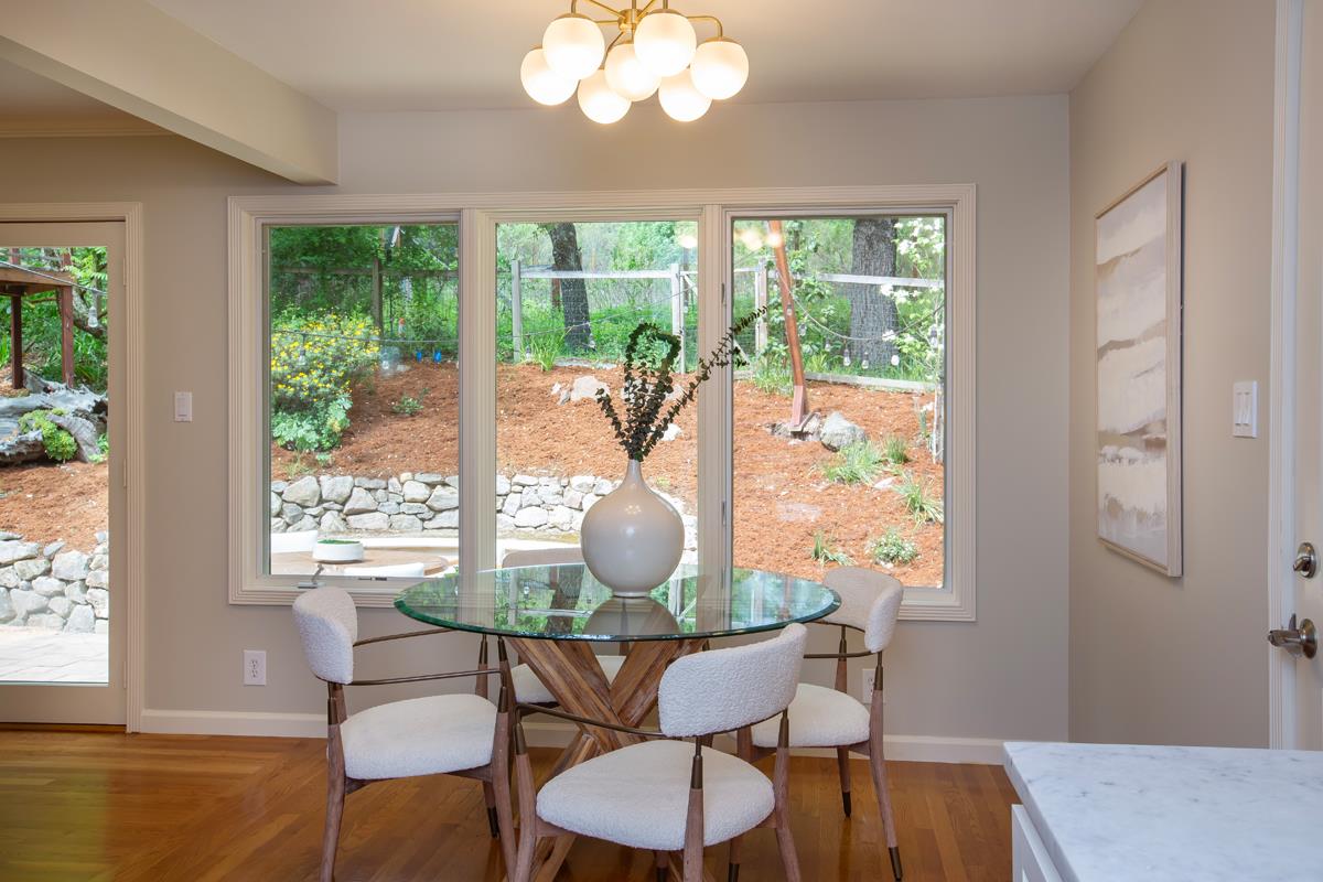 Detail Gallery Image 9 of 43 For 377 Wayside Rd, Portola Valley,  CA 94028 - 3 Beds | 2 Baths