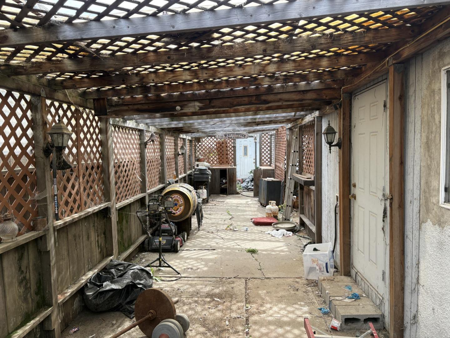 Detail Gallery Image 3 of 3 For 766 Holly St, Salinas,  CA 93905 - 2 Beds | 1 Baths