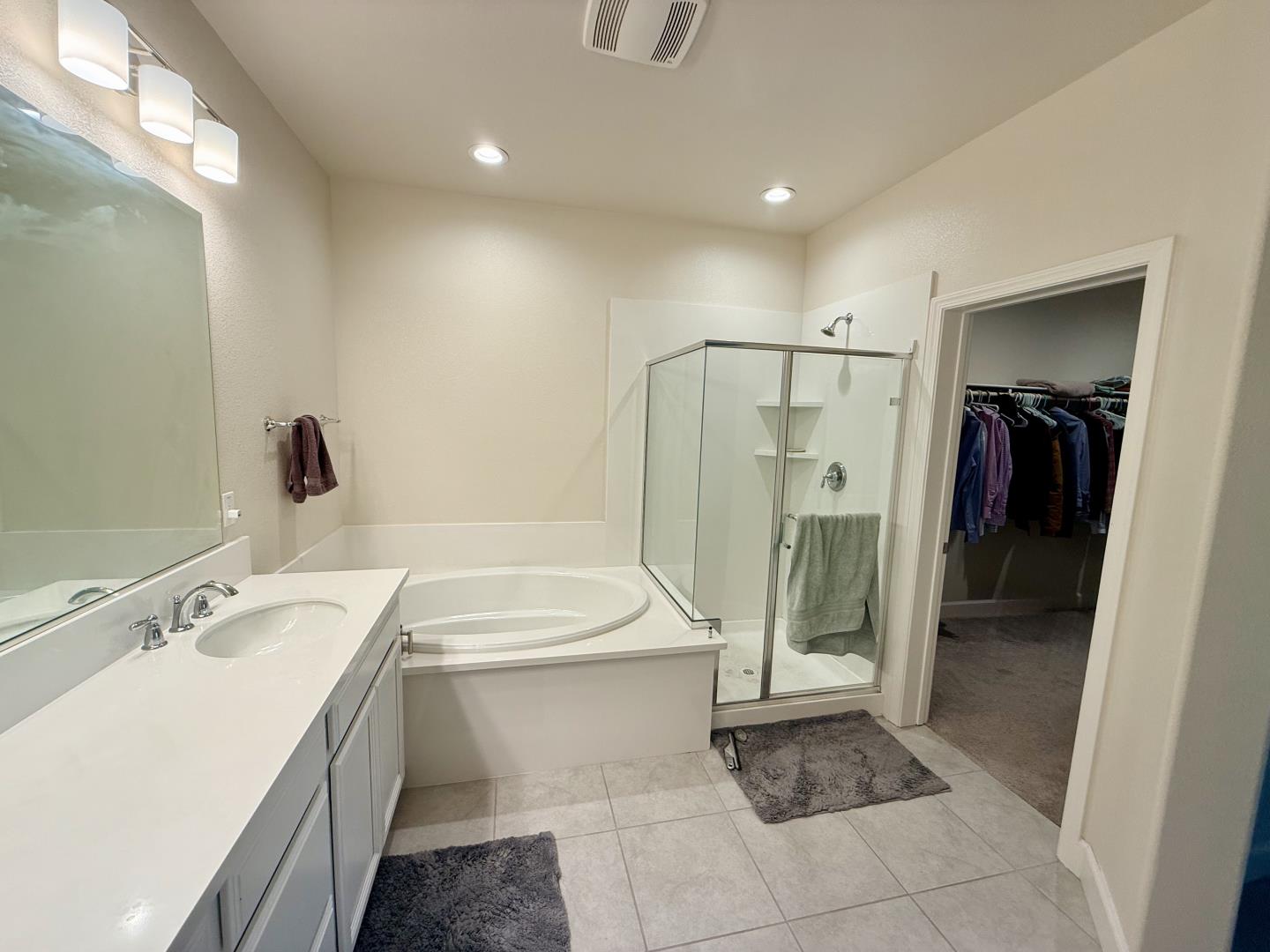 Detail Gallery Image 11 of 23 For 715 Alicante Dr, Hollister,  CA 95023 - 3 Beds | 2 Baths