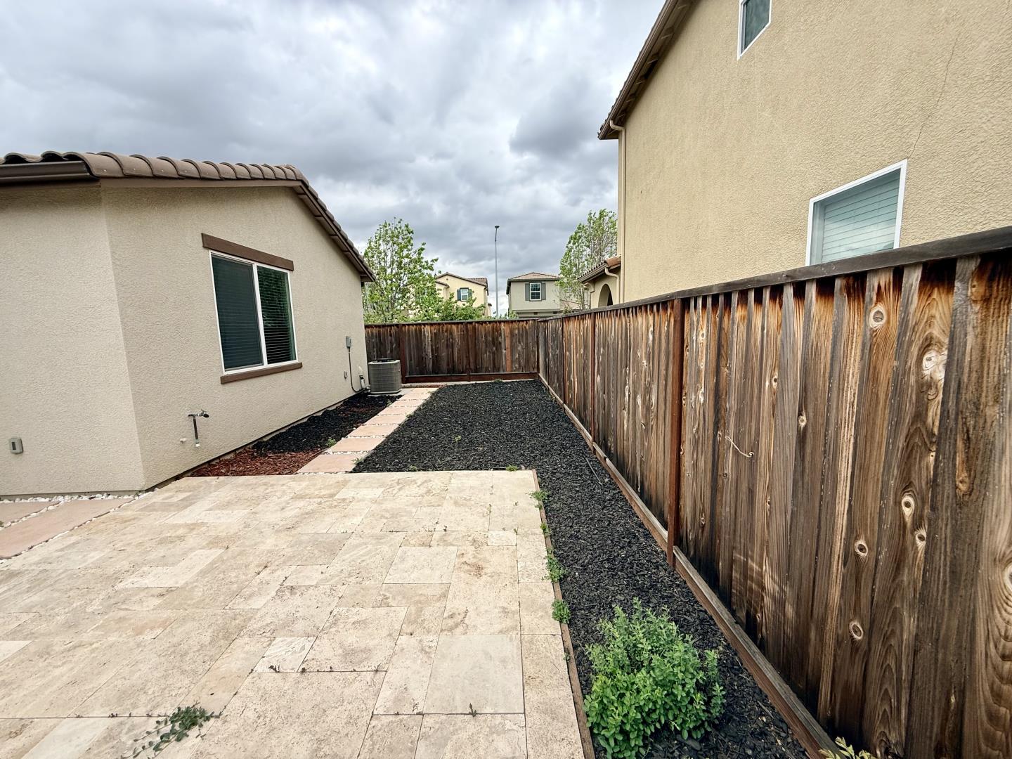 Detail Gallery Image 15 of 23 For 715 Alicante Dr, Hollister,  CA 95023 - 3 Beds | 2 Baths