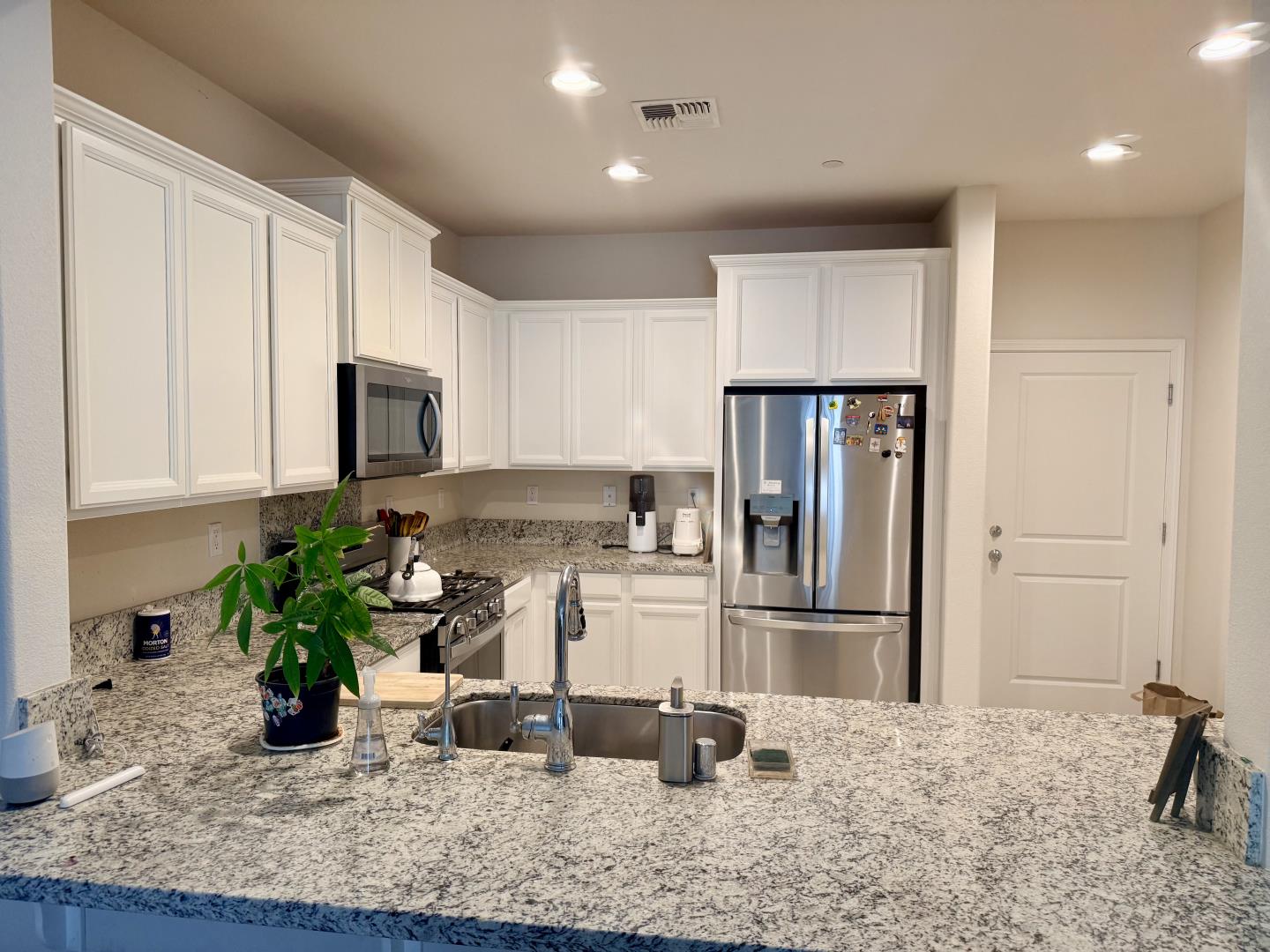 Detail Gallery Image 17 of 23 For 715 Alicante Dr, Hollister,  CA 95023 - 3 Beds | 2 Baths