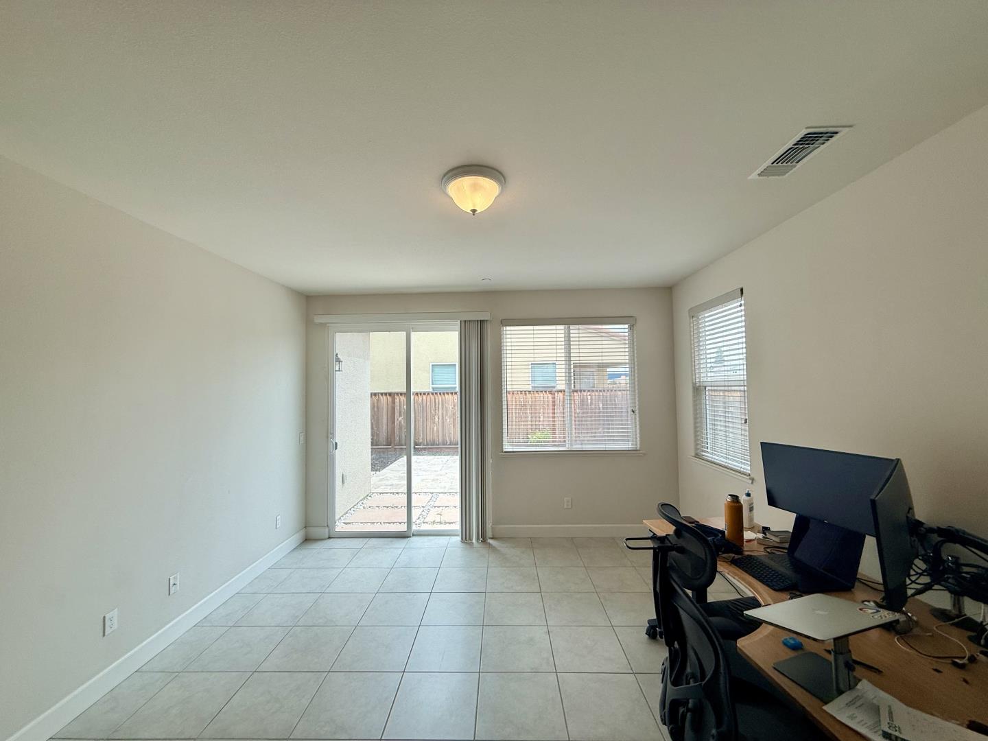 Detail Gallery Image 19 of 23 For 715 Alicante Dr, Hollister,  CA 95023 - 3 Beds | 2 Baths