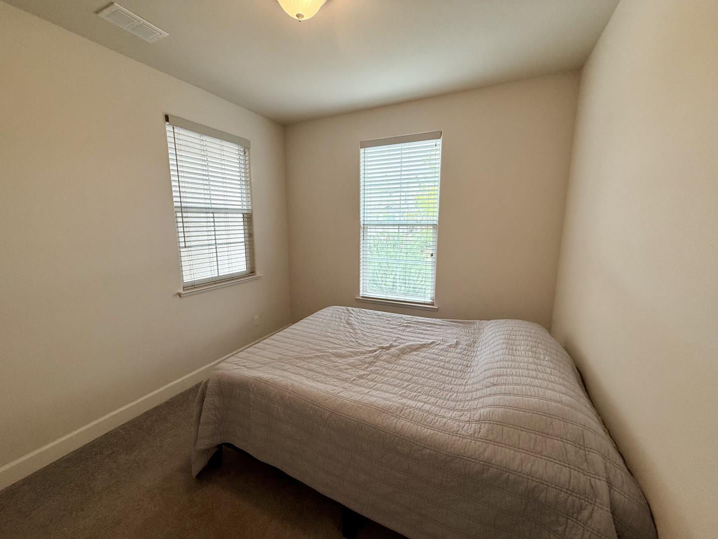 Detail Gallery Image 5 of 23 For 715 Alicante Dr, Hollister,  CA 95023 - 3 Beds | 2 Baths