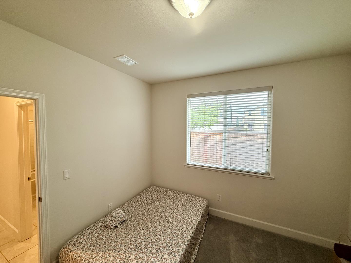 Detail Gallery Image 7 of 23 For 715 Alicante Dr, Hollister,  CA 95023 - 3 Beds | 2 Baths