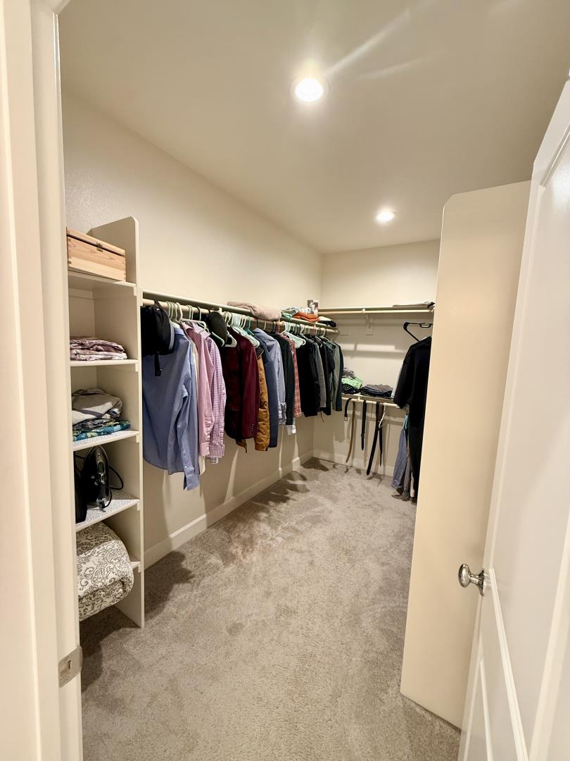 Detail Gallery Image 9 of 23 For 715 Alicante Dr, Hollister,  CA 95023 - 3 Beds | 2 Baths