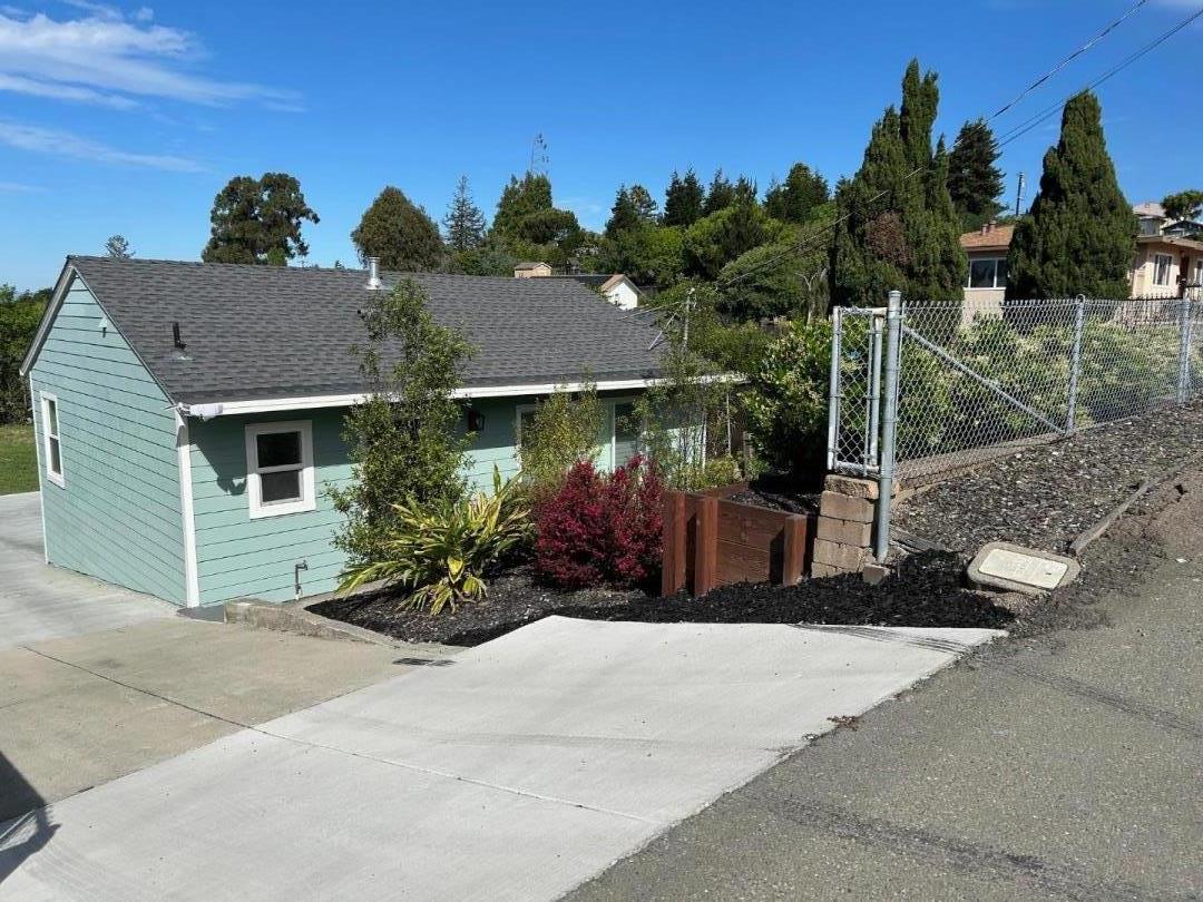 Front Image Thumbnail for ML82041758