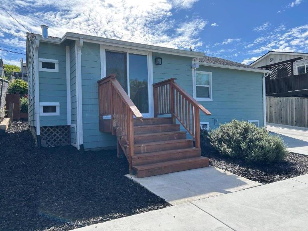 Detail Gallery Image 10 of 13 For 5025 Hilltop Dr, El Sobrante,  CA 94803 - 2 Beds | 1 Baths