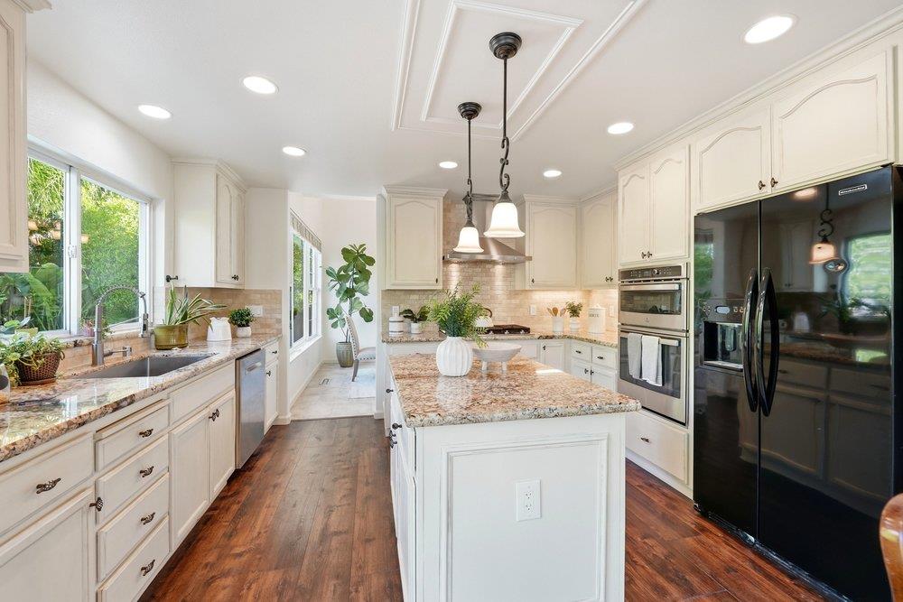 Detail Gallery Image 12 of 48 For 517 Calle Florencia, Morgan Hill,  CA 95037 - 5 Beds | 3 Baths