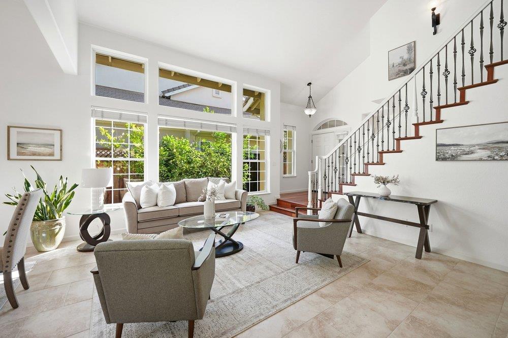 Detail Gallery Image 9 of 48 For 517 Calle Florencia, Morgan Hill,  CA 95037 - 5 Beds | 3 Baths