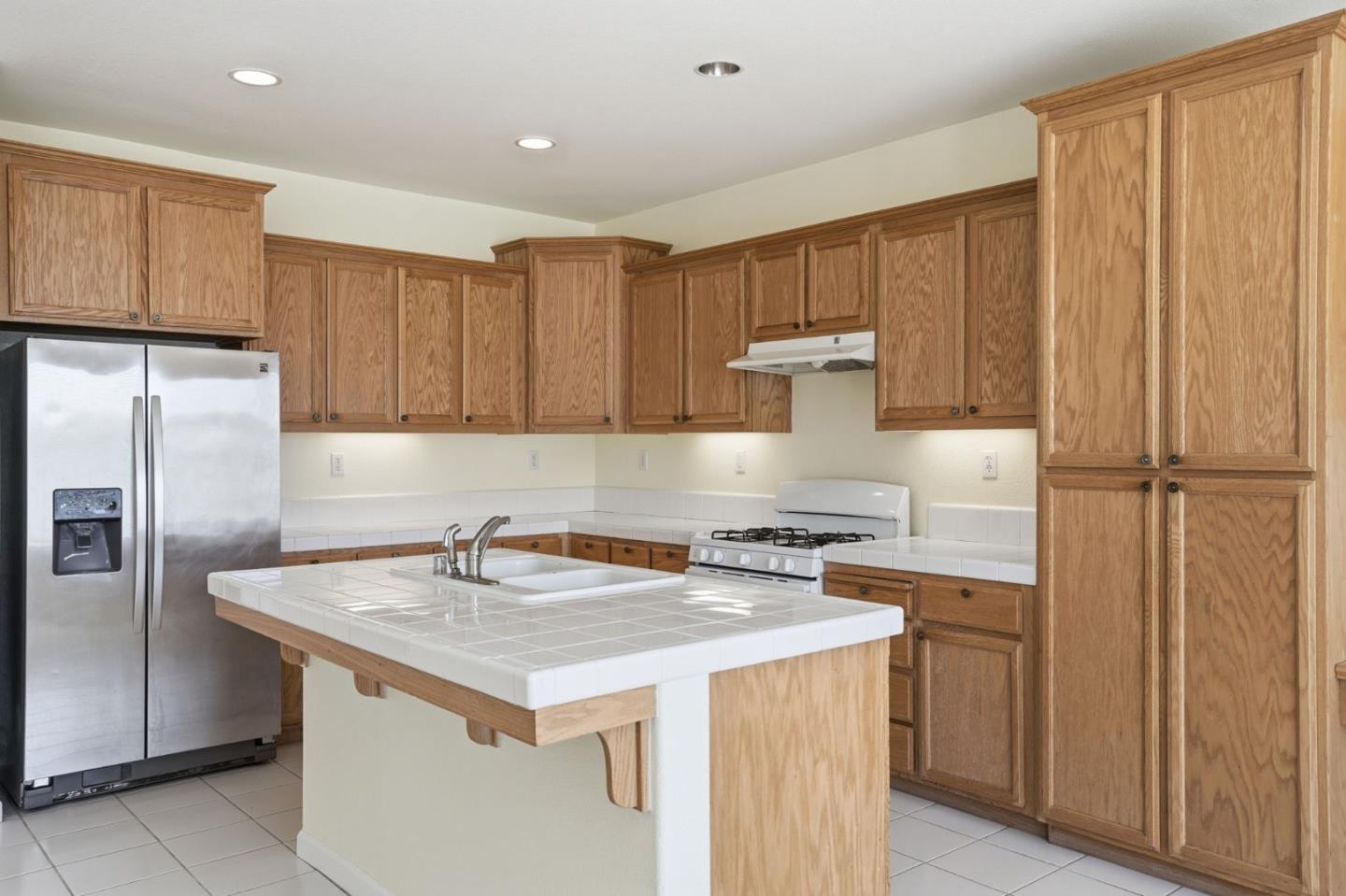 Detail Gallery Image 15 of 41 For 2076 Venezia St, Los Banos,  CA 93635 - 4 Beds | 2 Baths