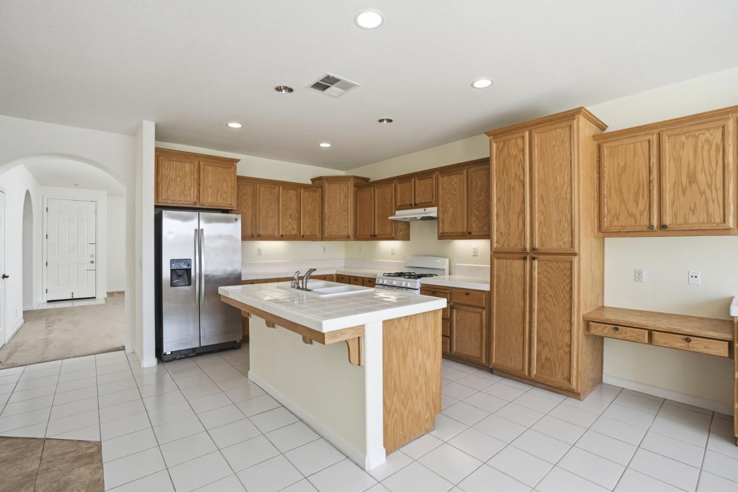 Detail Gallery Image 16 of 41 For 2076 Venezia St, Los Banos,  CA 93635 - 4 Beds | 2 Baths