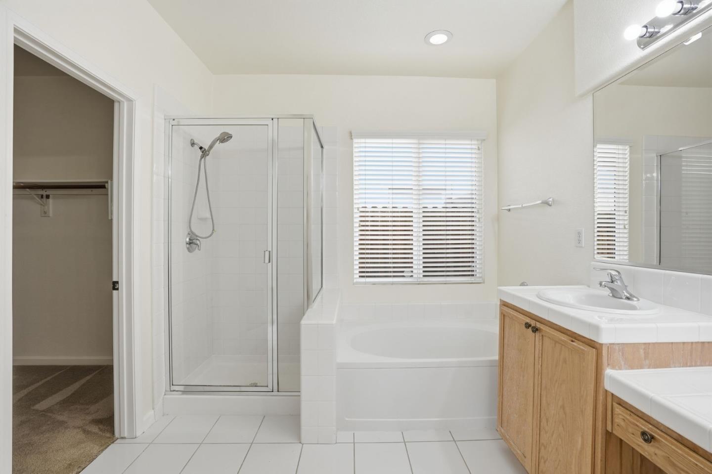 Detail Gallery Image 29 of 41 For 2076 Venezia St, Los Banos,  CA 93635 - 4 Beds | 2 Baths