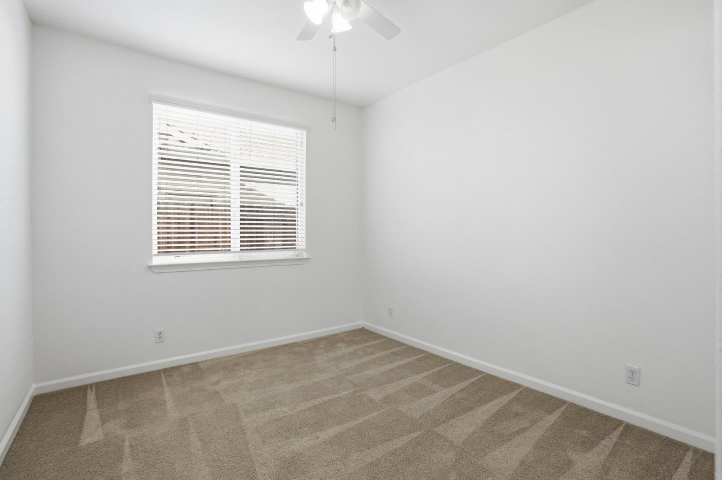 Detail Gallery Image 35 of 41 For 2076 Venezia St, Los Banos,  CA 93635 - 4 Beds | 2 Baths