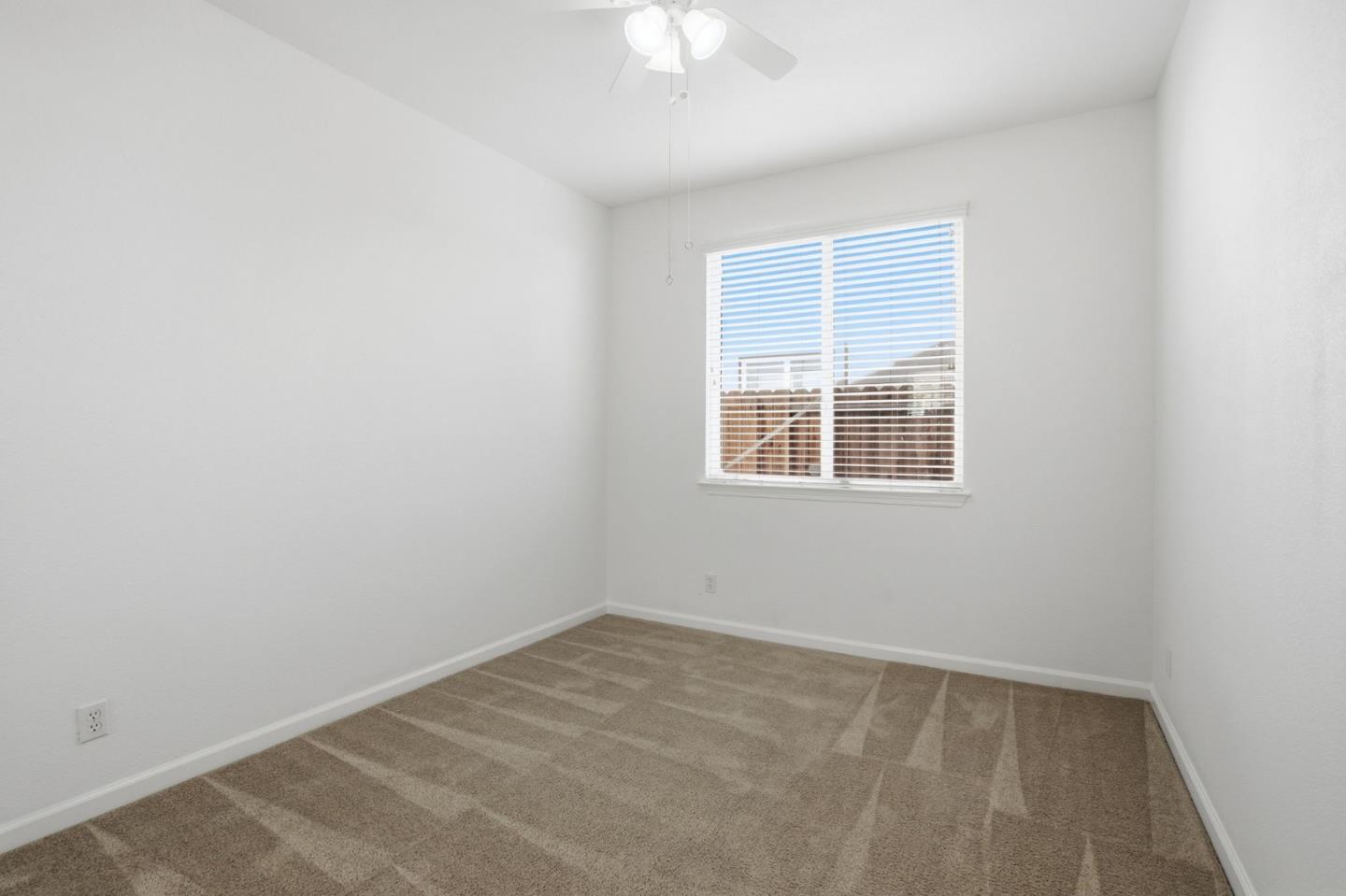 Detail Gallery Image 37 of 41 For 2076 Venezia St, Los Banos,  CA 93635 - 4 Beds | 2 Baths