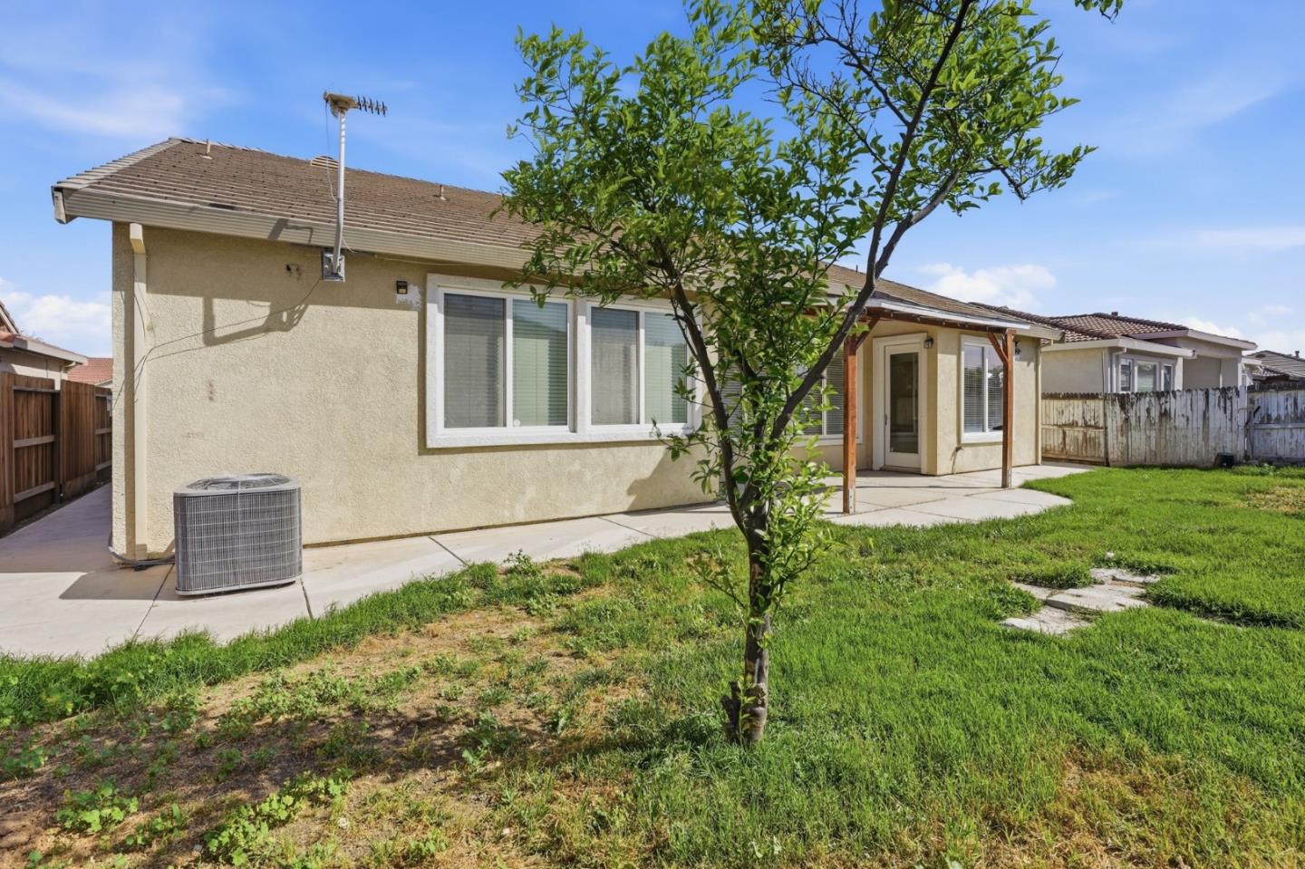 Detail Gallery Image 39 of 41 For 2076 Venezia St, Los Banos,  CA 93635 - 4 Beds | 2 Baths