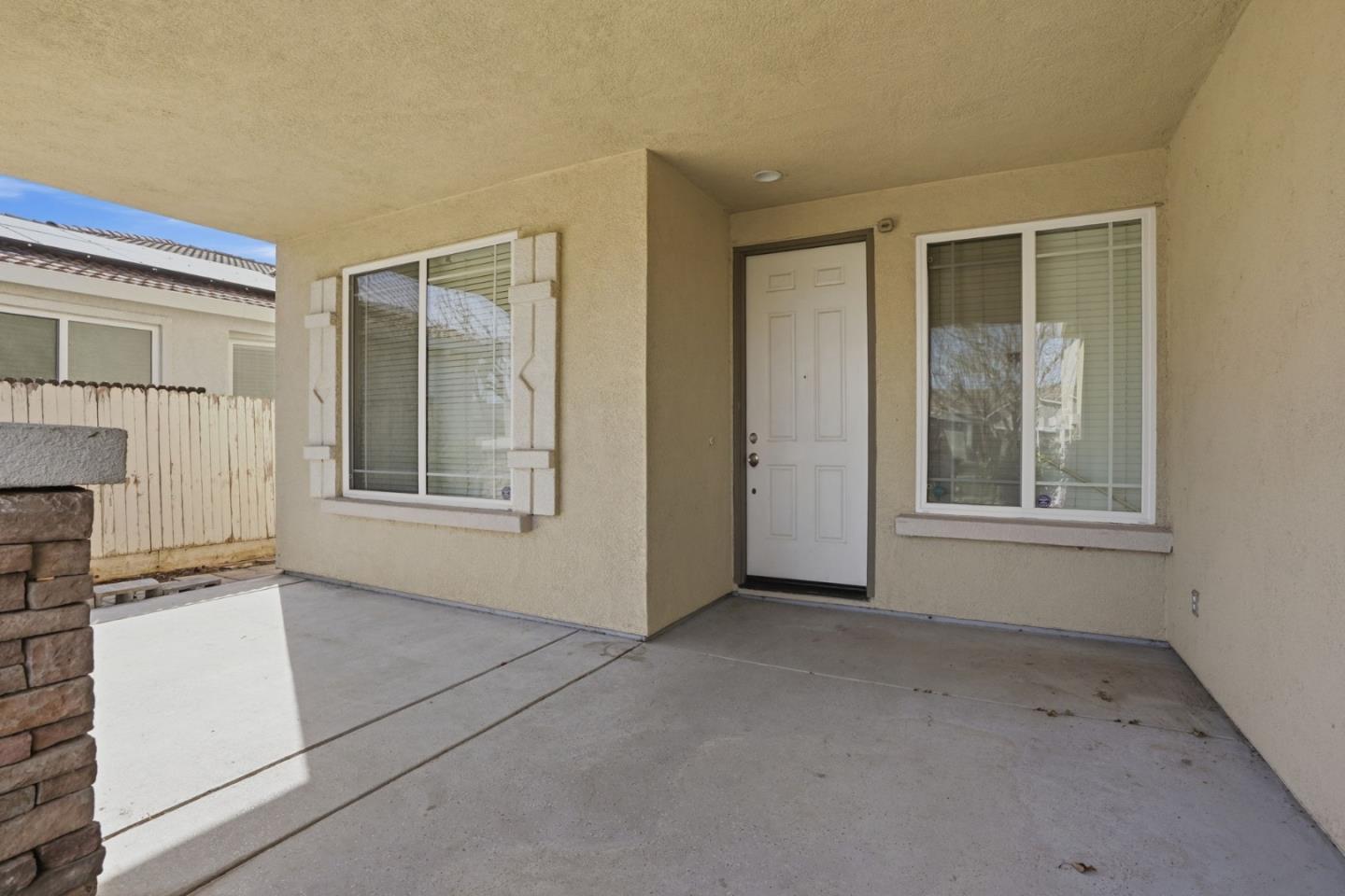 Detail Gallery Image 4 of 41 For 2076 Venezia St, Los Banos,  CA 93635 - 4 Beds | 2 Baths