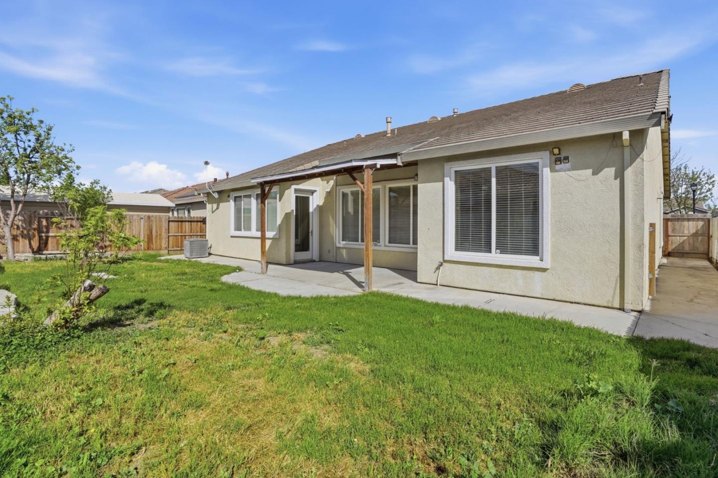 Detail Gallery Image 40 of 41 For 2076 Venezia St, Los Banos,  CA 93635 - 4 Beds | 2 Baths