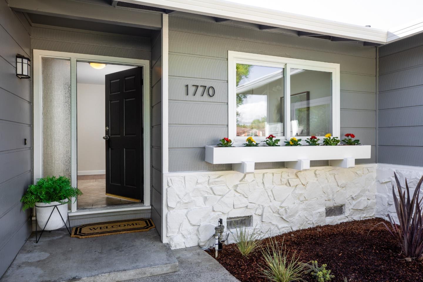 Detail Gallery Image 2 of 24 For 1770 Curtner Ave, San Jose,  CA 95124 - 4 Beds | 2 Baths