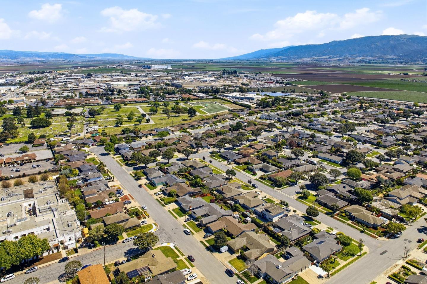 Detail Gallery Image 35 of 37 For 651 San Tomas Way, Salinas,  CA 93901 - 4 Beds | 2 Baths