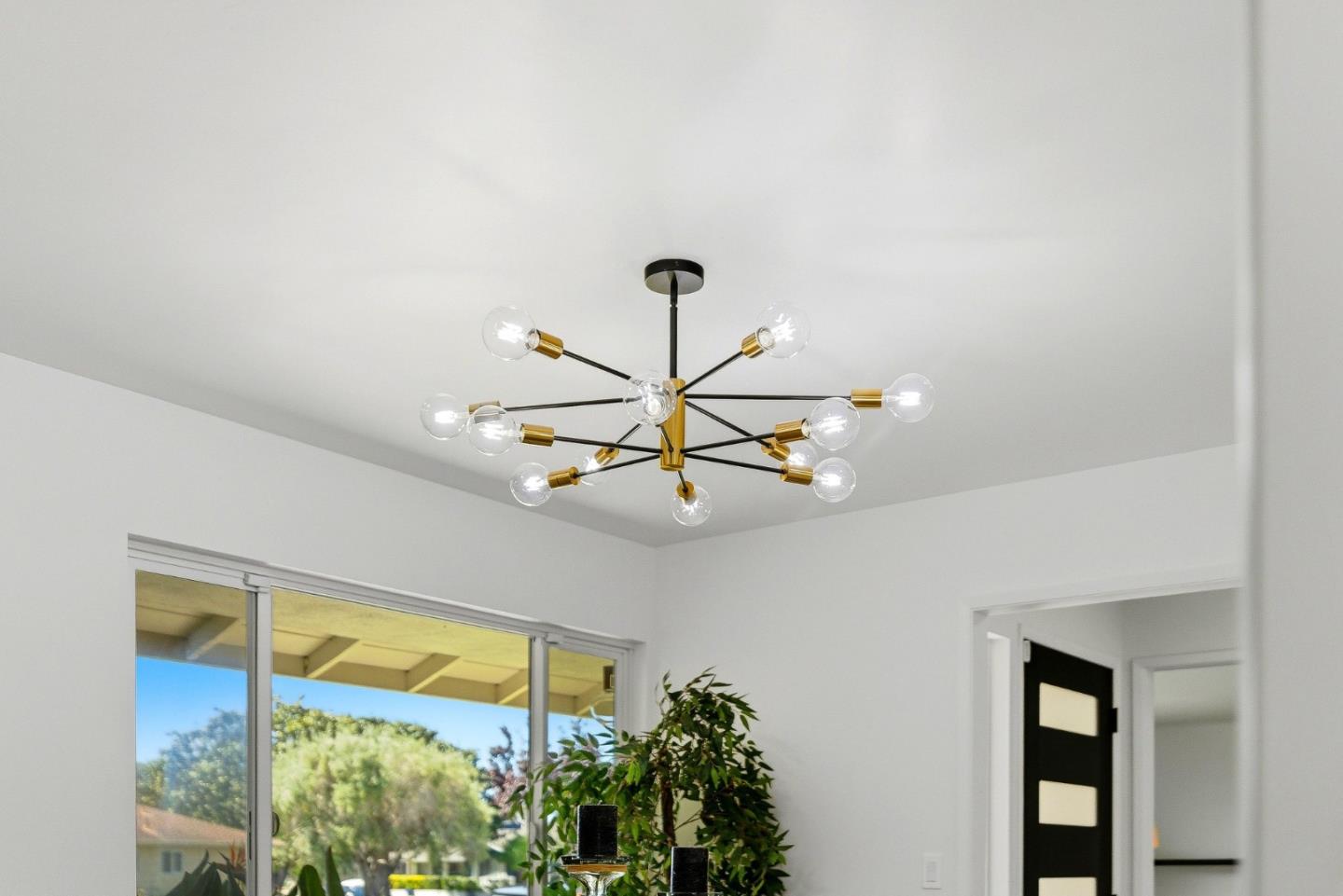 Detail Gallery Image 4 of 37 For 651 San Tomas Way, Salinas,  CA 93901 - 4 Beds | 2 Baths