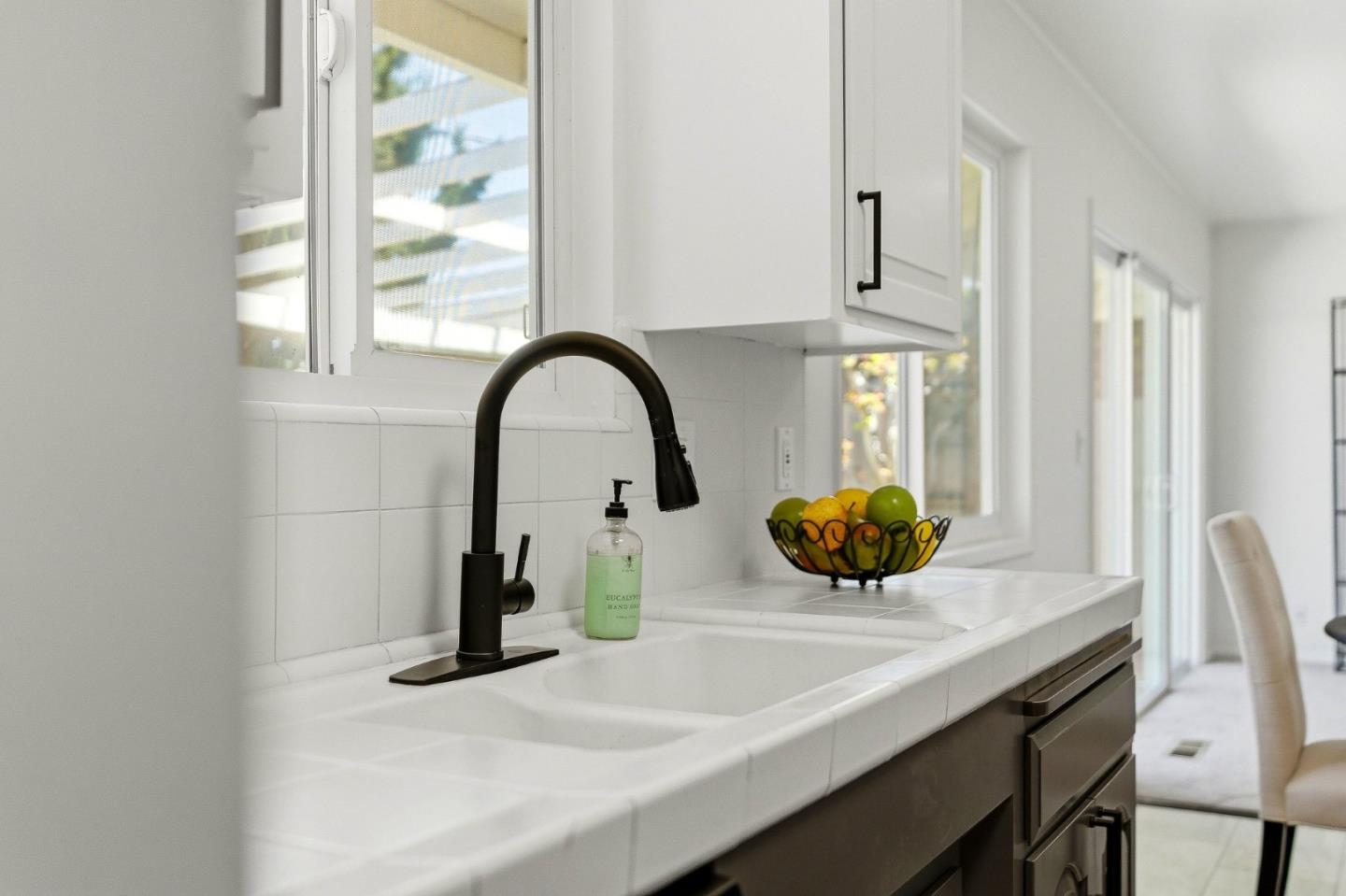 Detail Gallery Image 8 of 37 For 651 San Tomas Way, Salinas,  CA 93901 - 4 Beds | 2 Baths