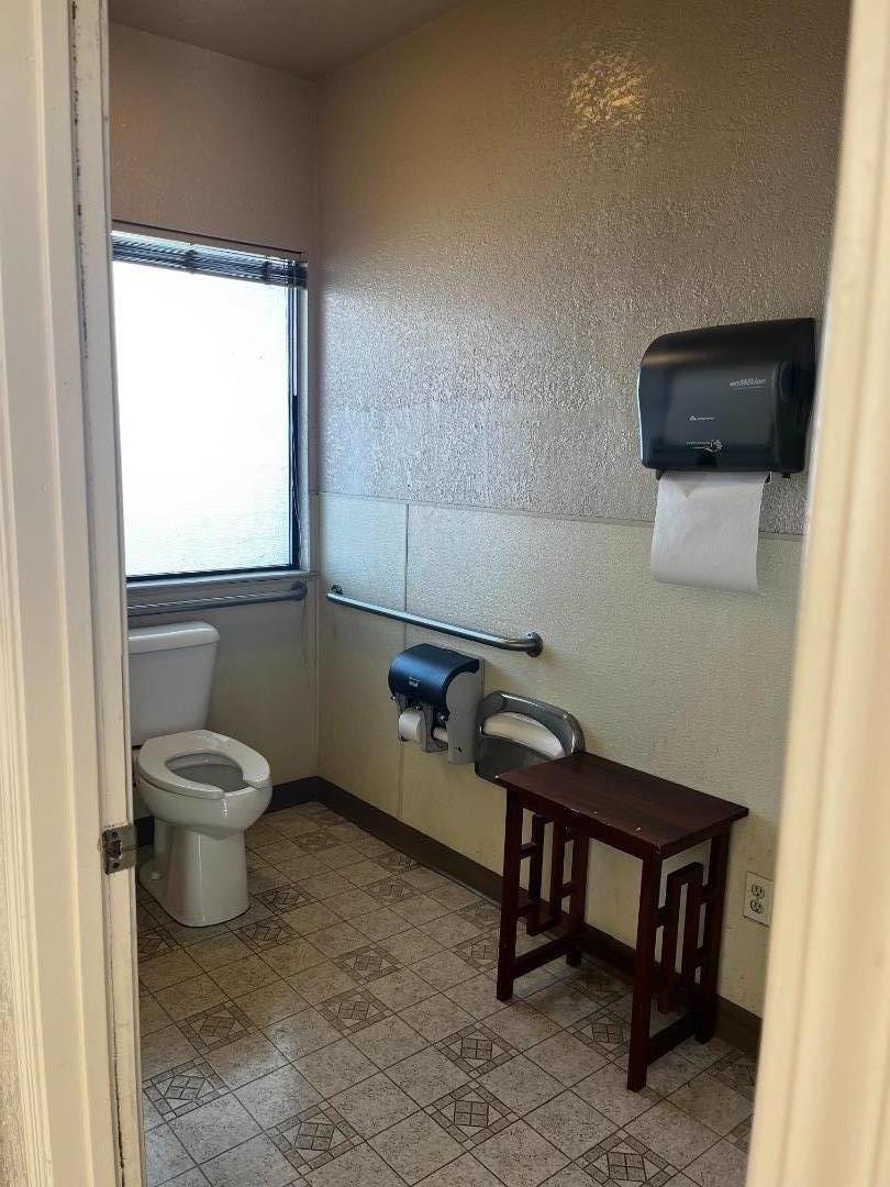 Detail Gallery Image 6 of 7 For 1326 Natividad Rd #A1,  Salinas,  CA 93906 - – Beds | – Baths