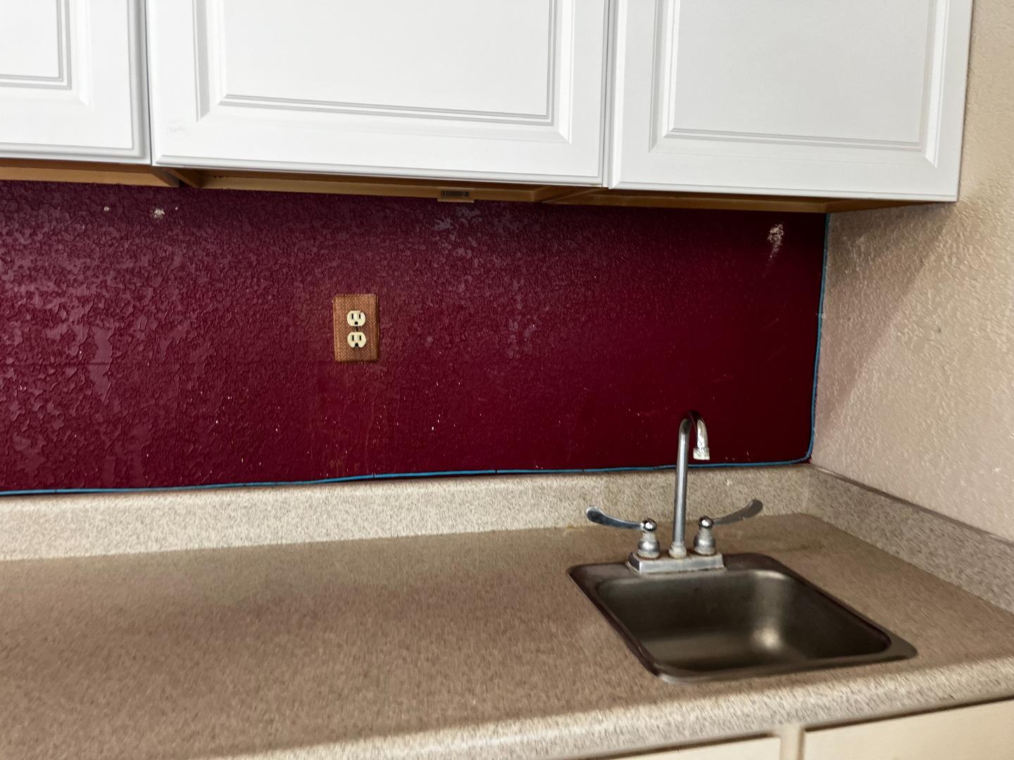 Detail Gallery Image 7 of 7 For 1326 Natividad Rd #A1,  Salinas,  CA 93906 - – Beds | – Baths