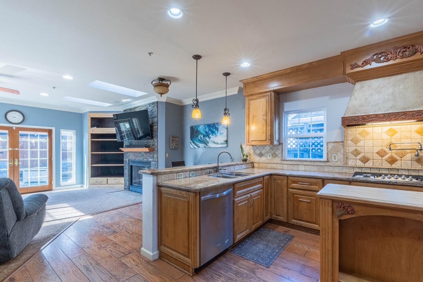 Detail Gallery Image 15 of 57 For 967 Hancock St, Salinas,  CA 93906 - 3 Beds | 3 Baths