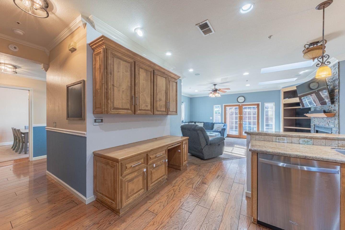 Detail Gallery Image 20 of 57 For 967 Hancock St, Salinas,  CA 93906 - 3 Beds | 3 Baths