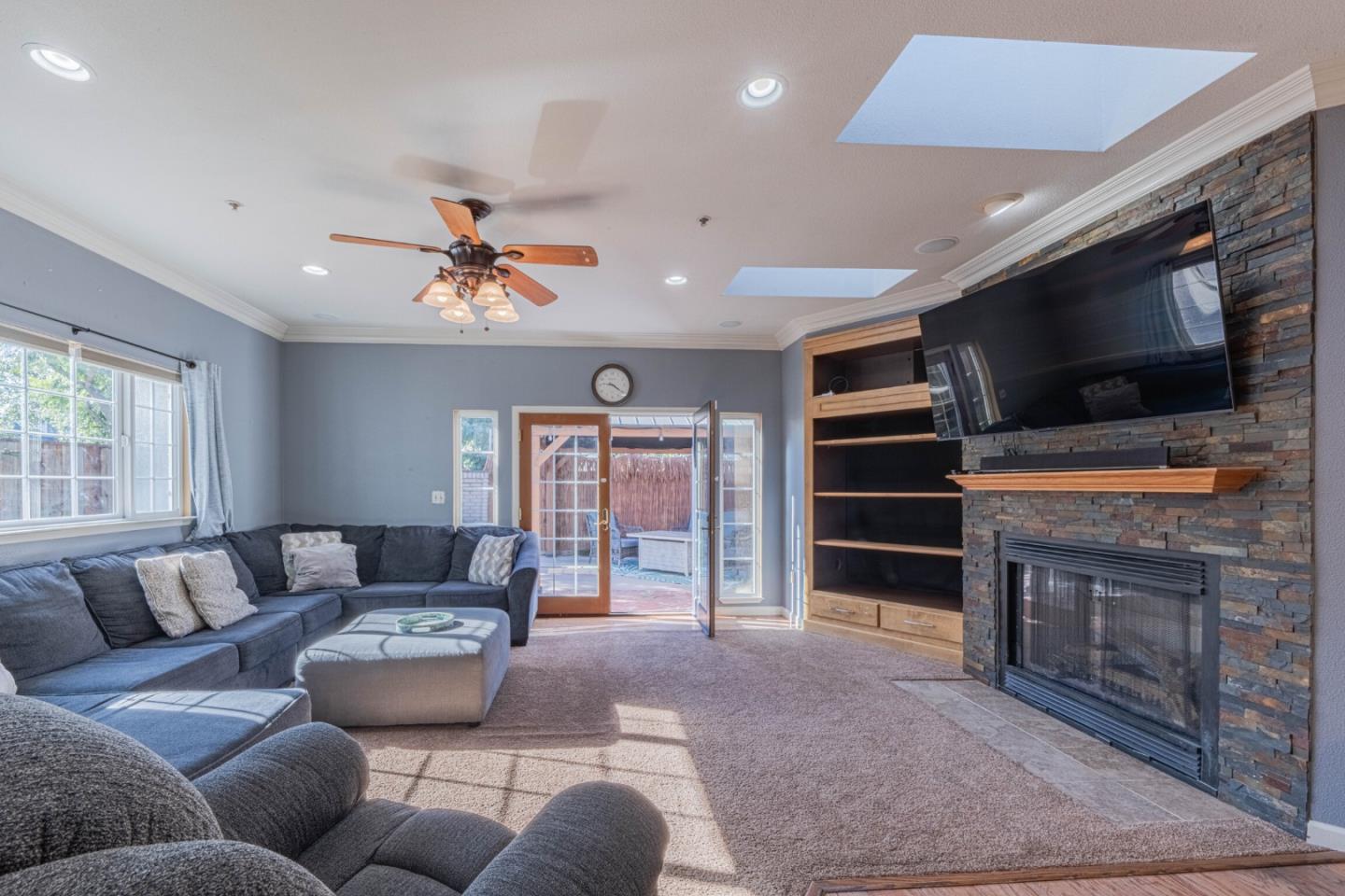 Detail Gallery Image 22 of 57 For 967 Hancock St, Salinas,  CA 93906 - 3 Beds | 3 Baths