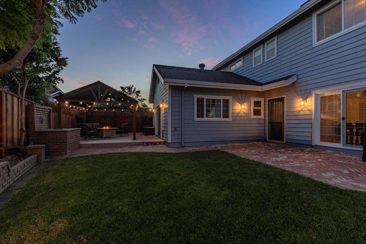 Detail Gallery Image 23 of 57 For 967 Hancock St, Salinas,  CA 93906 - 3 Beds | 3 Baths