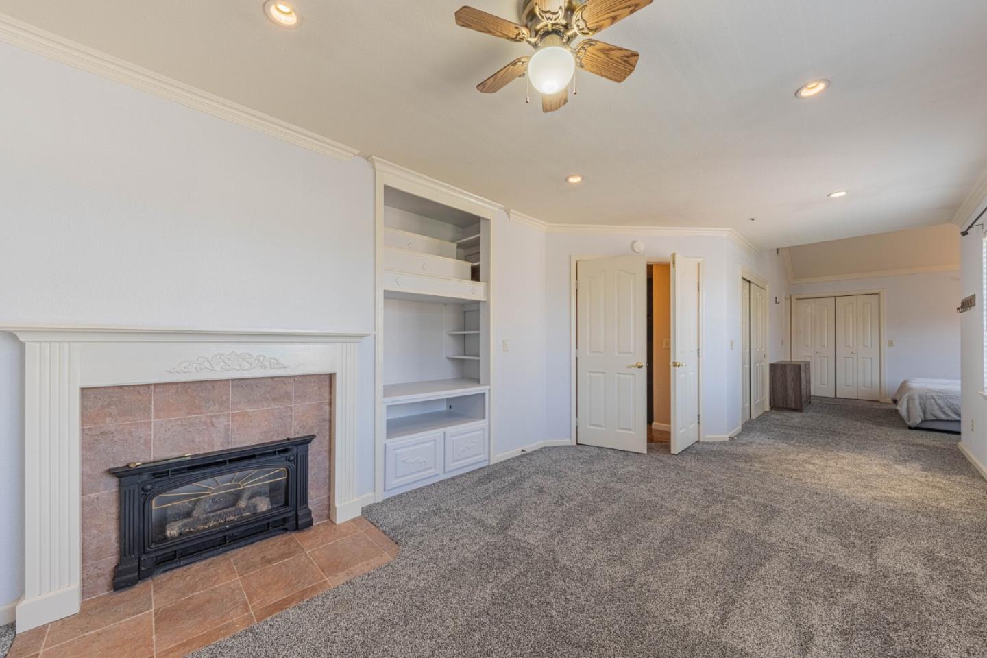 Detail Gallery Image 34 of 57 For 967 Hancock St, Salinas,  CA 93906 - 3 Beds | 3 Baths