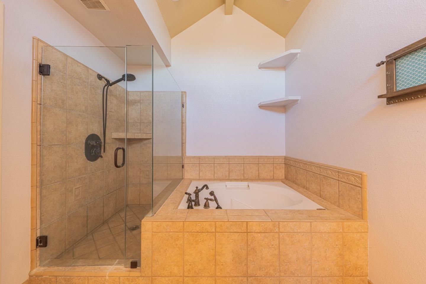 Detail Gallery Image 41 of 57 For 967 Hancock St, Salinas,  CA 93906 - 3 Beds | 3 Baths