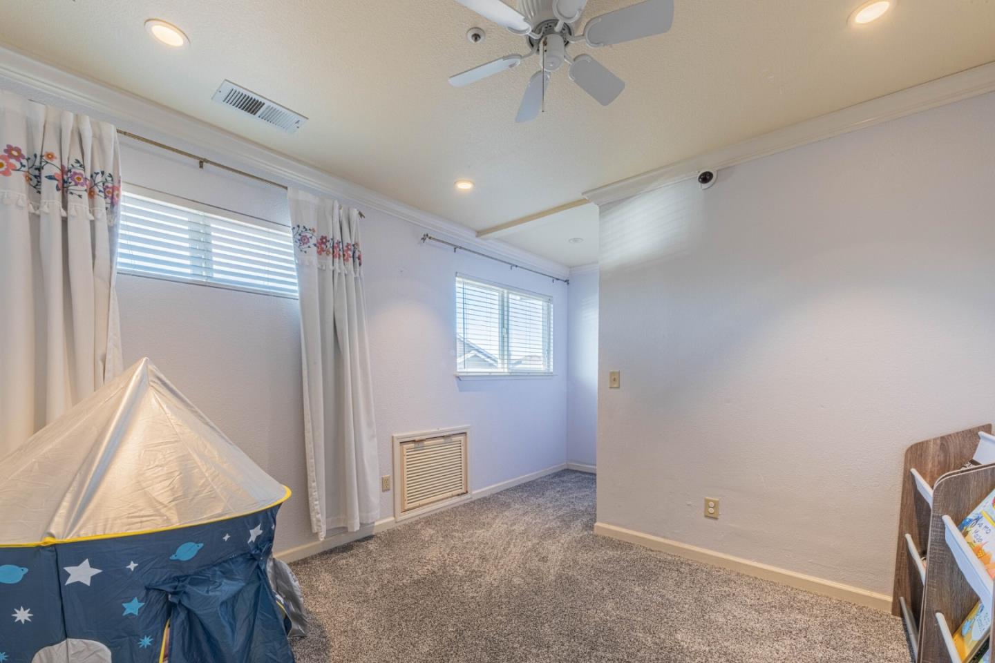 Detail Gallery Image 45 of 57 For 967 Hancock St, Salinas,  CA 93906 - 3 Beds | 3 Baths