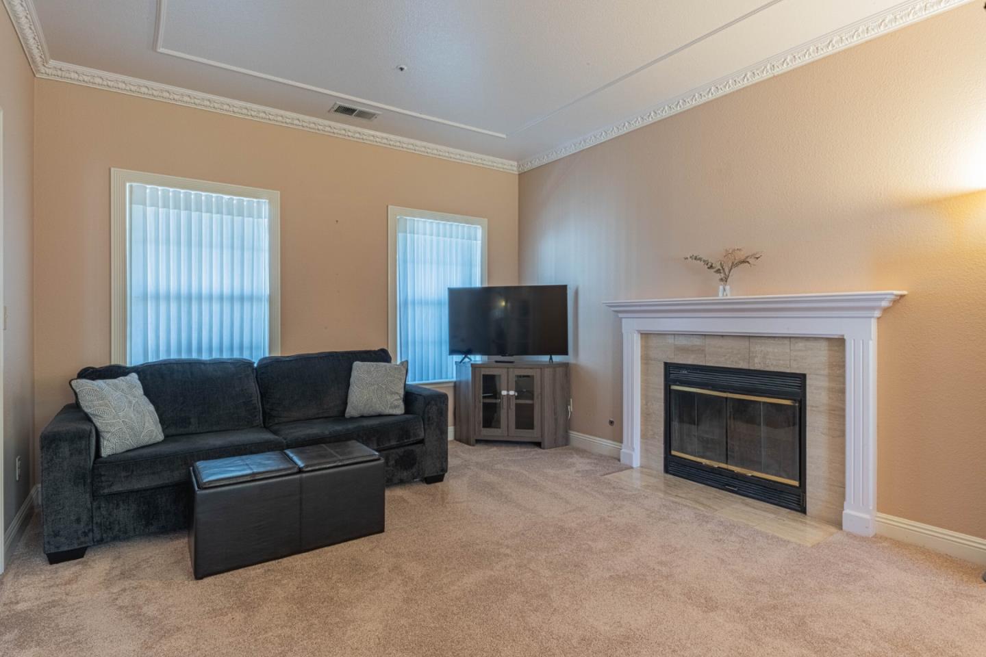 Detail Gallery Image 9 of 57 For 967 Hancock St, Salinas,  CA 93906 - 3 Beds | 3 Baths