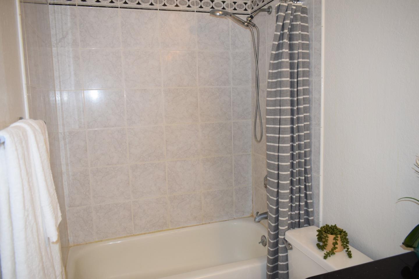 Photo #18: ML82041775 Listing: Photo #18