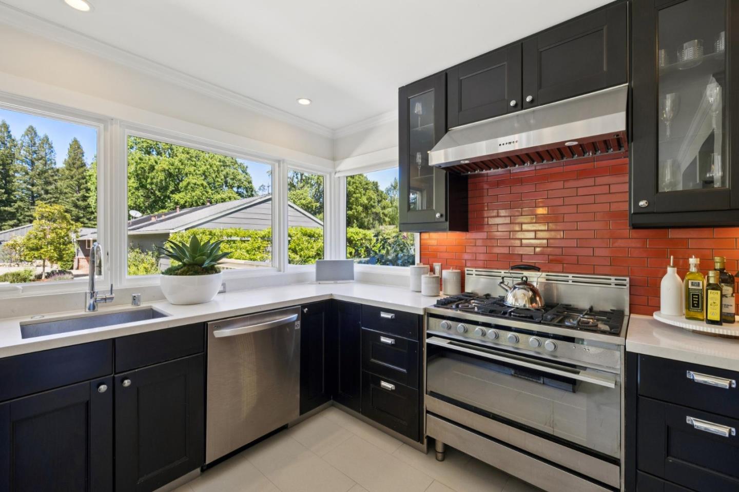 Detail Gallery Image 15 of 42 For 3362 Woodside Rd, Woodside,  CA 94062 - 3 Beds | 2 Baths