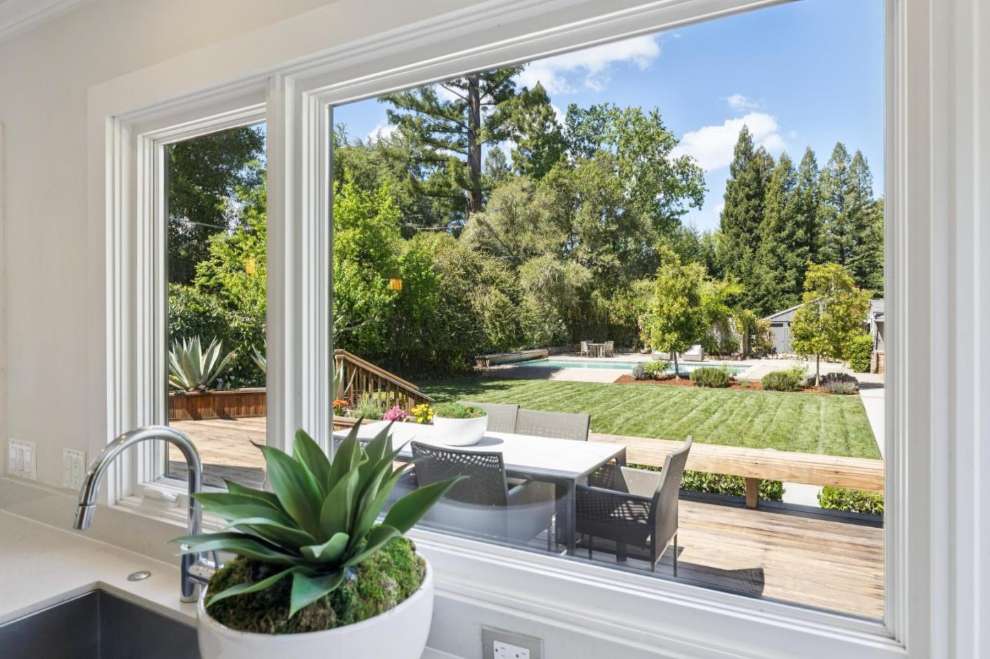 Detail Gallery Image 16 of 42 For 3362 Woodside Rd, Woodside,  CA 94062 - 3 Beds | 2 Baths