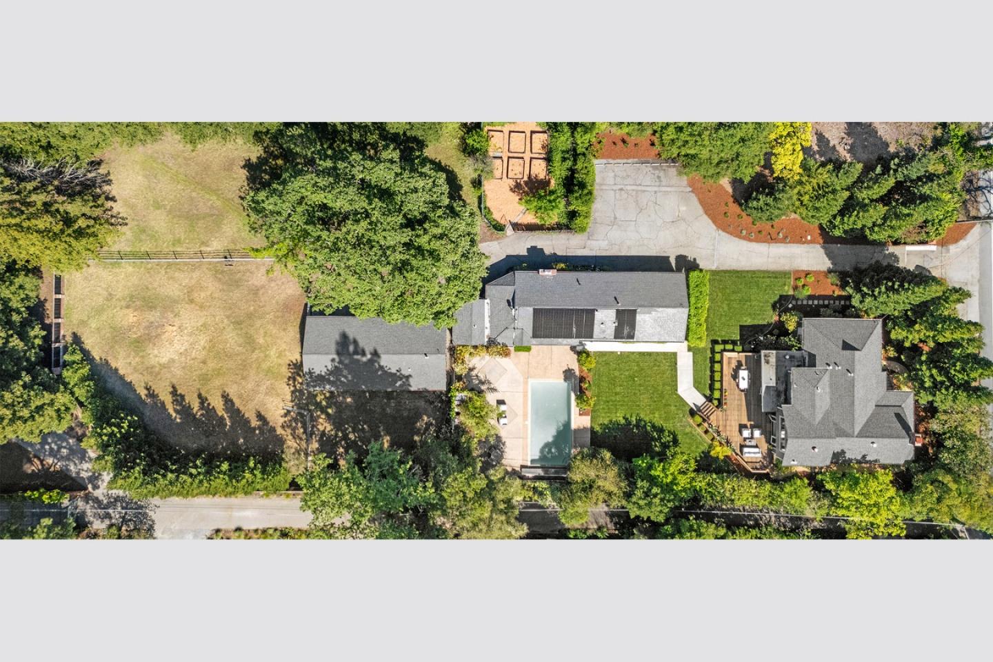 Detail Gallery Image 40 of 42 For 3362 Woodside Rd, Woodside,  CA 94062 - 3 Beds | 2 Baths