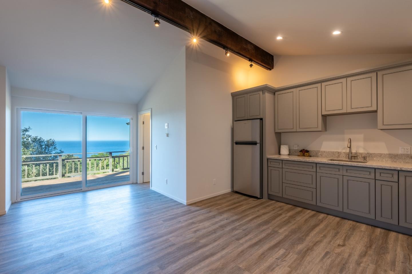 Detail Gallery Image 22 of 29 For 214 Crest Rd, Carmel,  CA 93923 - 3 Beds | 4 Baths