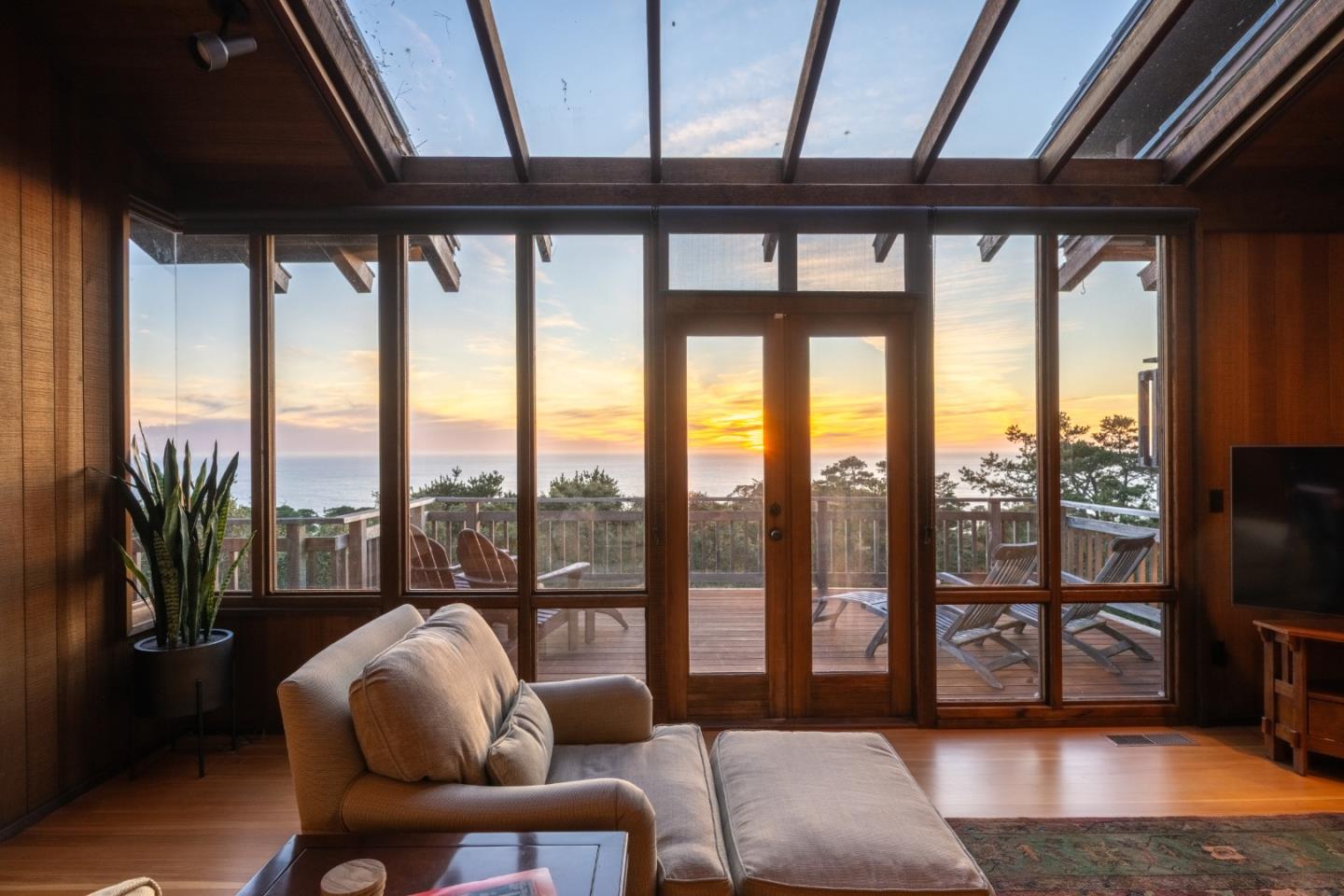 Detail Gallery Image 25 of 29 For 214 Crest Rd, Carmel,  CA 93923 - 3 Beds | 4 Baths