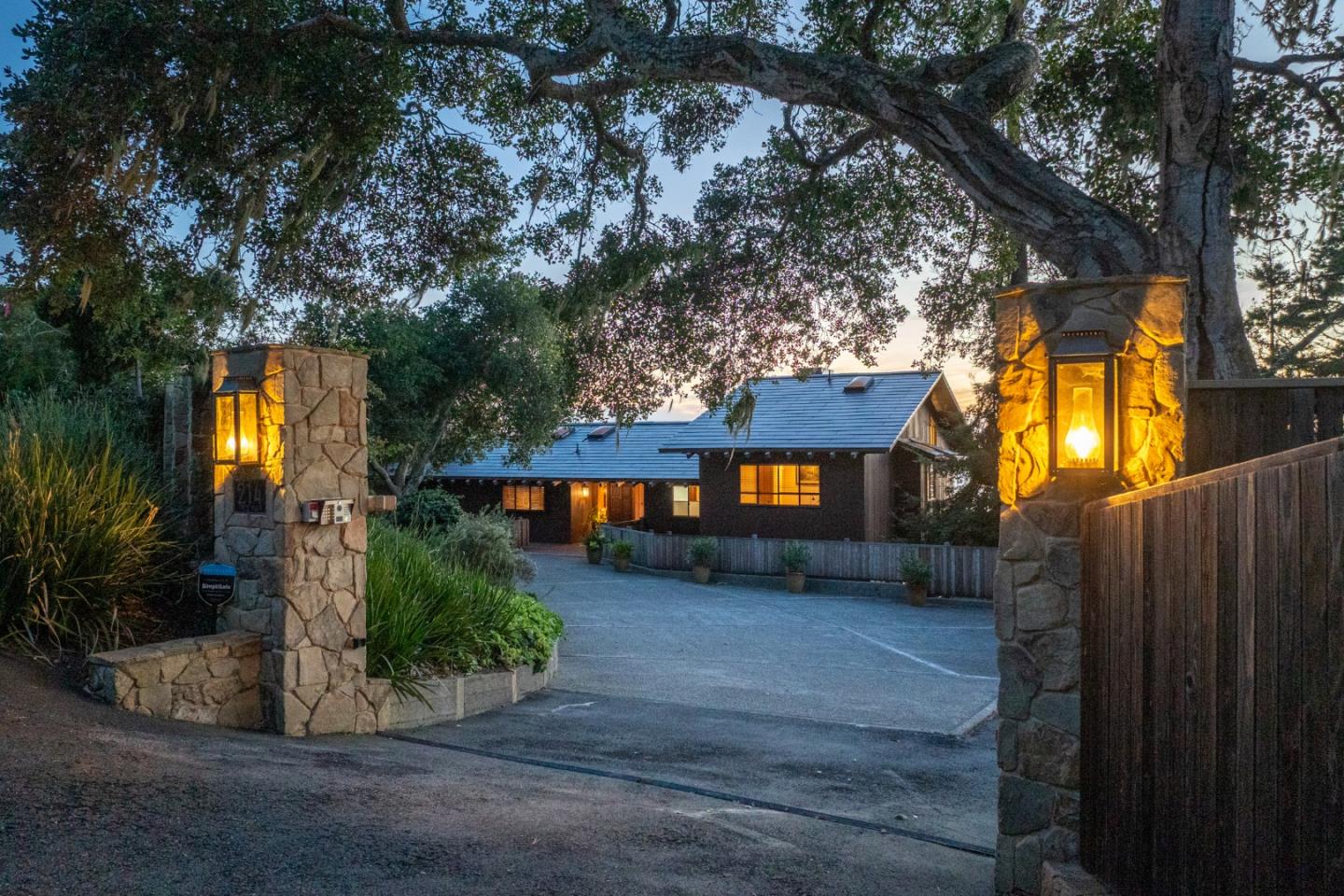 Detail Gallery Image 28 of 29 For 214 Crest Rd, Carmel,  CA 93923 - 3 Beds | 4 Baths