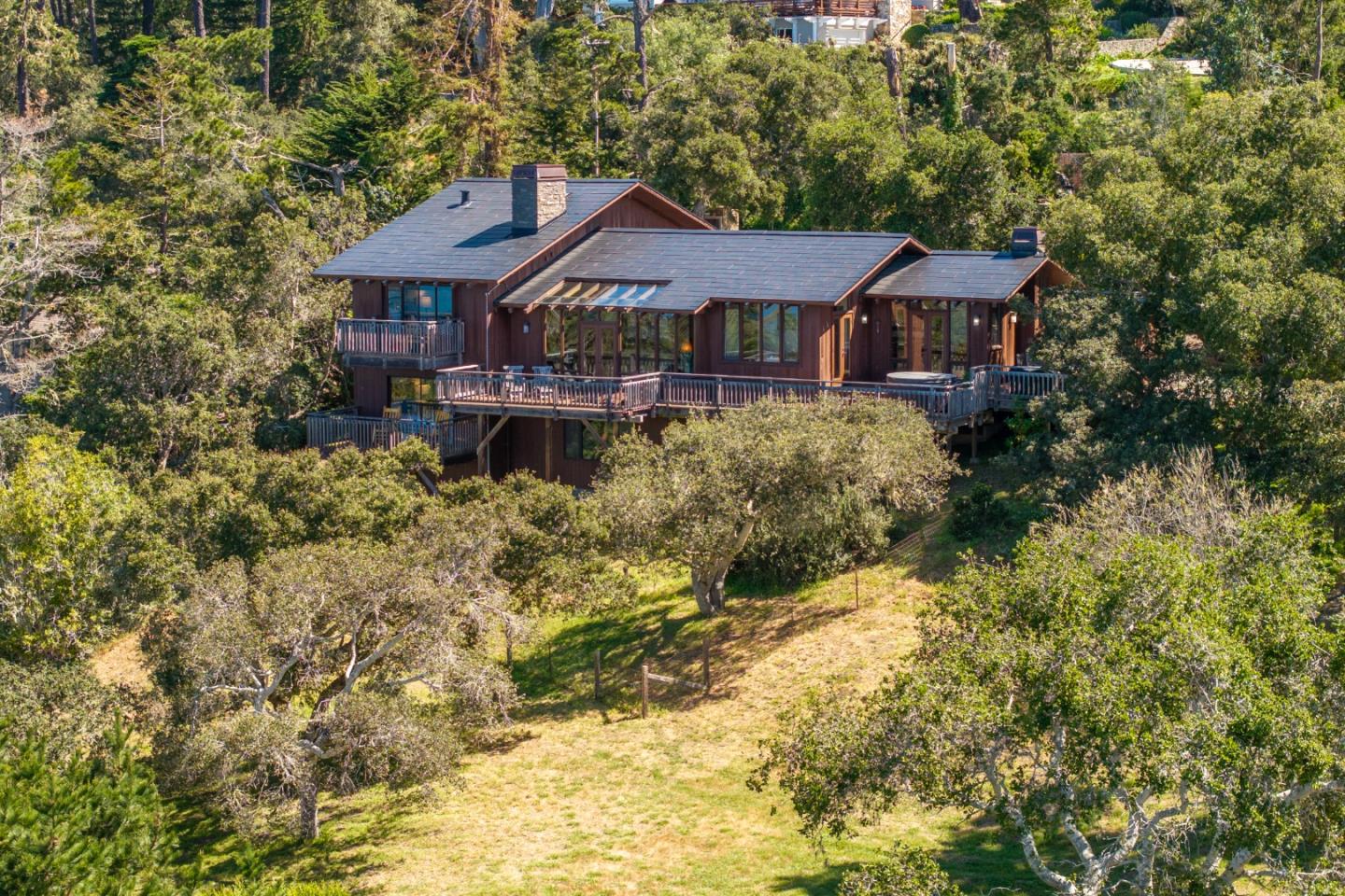 Detail Gallery Image 5 of 29 For 214 Crest Rd, Carmel,  CA 93923 - 3 Beds | 4 Baths