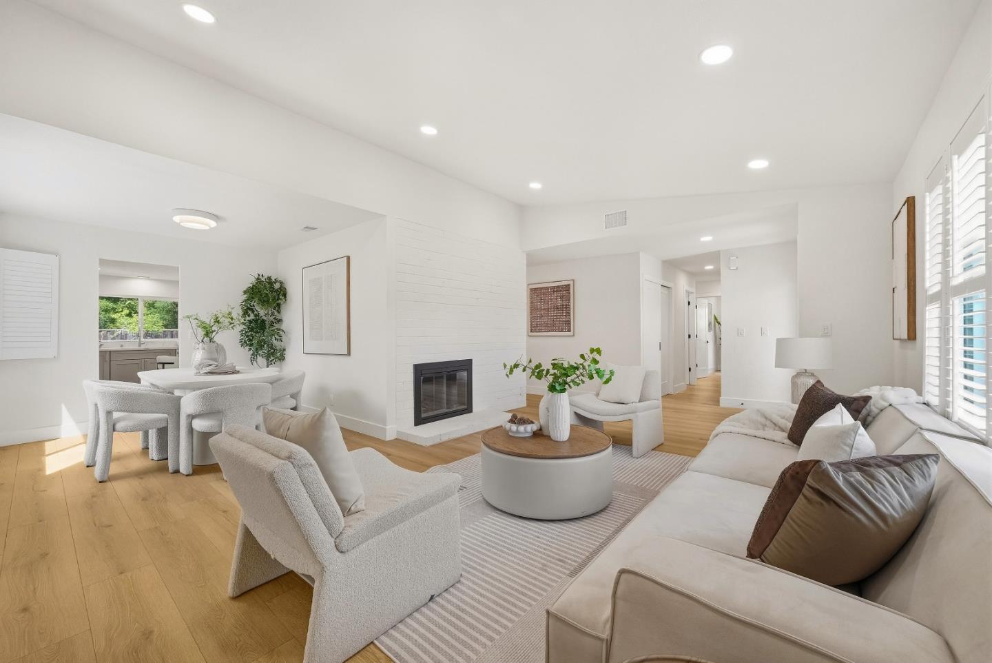 Detail Gallery Image 4 of 18 For 3338 Woodside Ln, San Jose,  CA 95121 - 4 Beds | 2 Baths