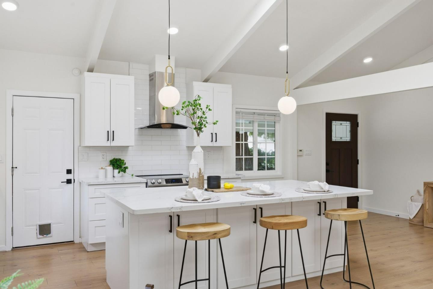 Detail Gallery Image 10 of 44 For 1193 Redoaks Dr, San Jose,  CA 95128 - 3 Beds | 2 Baths