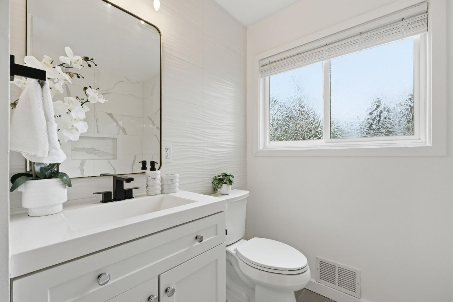 Detail Gallery Image 24 of 44 For 1193 Redoaks Dr, San Jose,  CA 95128 - 3 Beds | 2 Baths