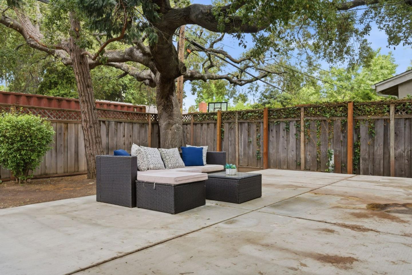 Detail Gallery Image 37 of 44 For 1193 Redoaks Dr, San Jose,  CA 95128 - 3 Beds | 2 Baths